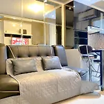 Best Strategic And Homey 2Br At Bassura City Apartment By Travelio