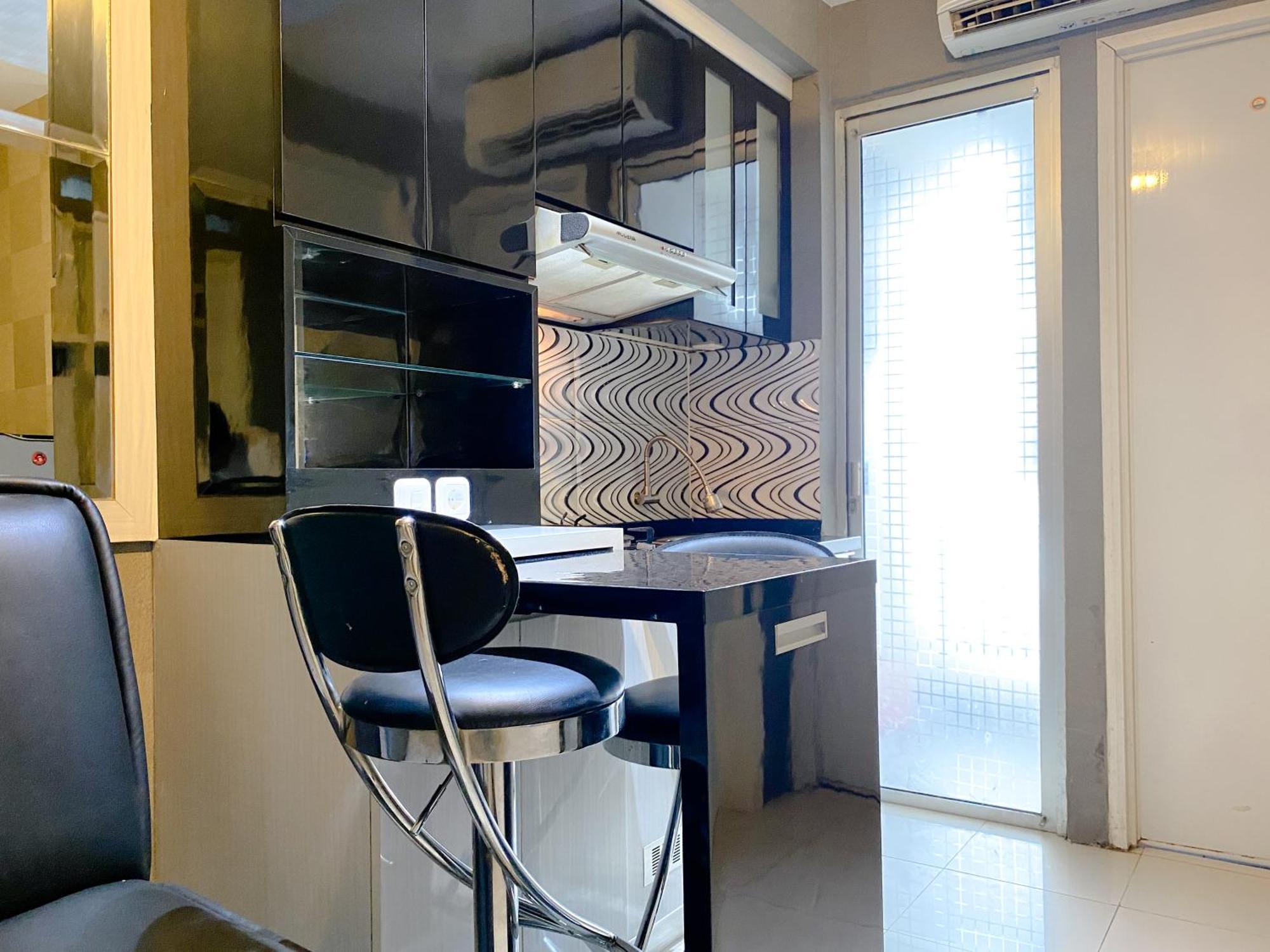 Strategic And Homey 2br At Bassura By Travelio Appartement